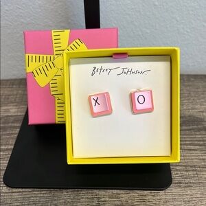 Betsey Johnson | Pink Scrabble XO Earrings 🩷